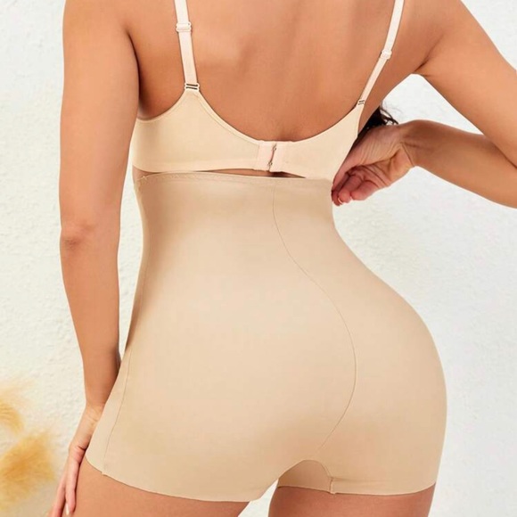 High Waisted Seamless Shapewear *NEW* - Picture 2 of 7